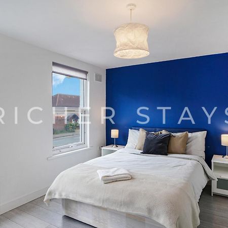 Large Home For Contractors & Families - Garden & Amenities Londres Exterior foto