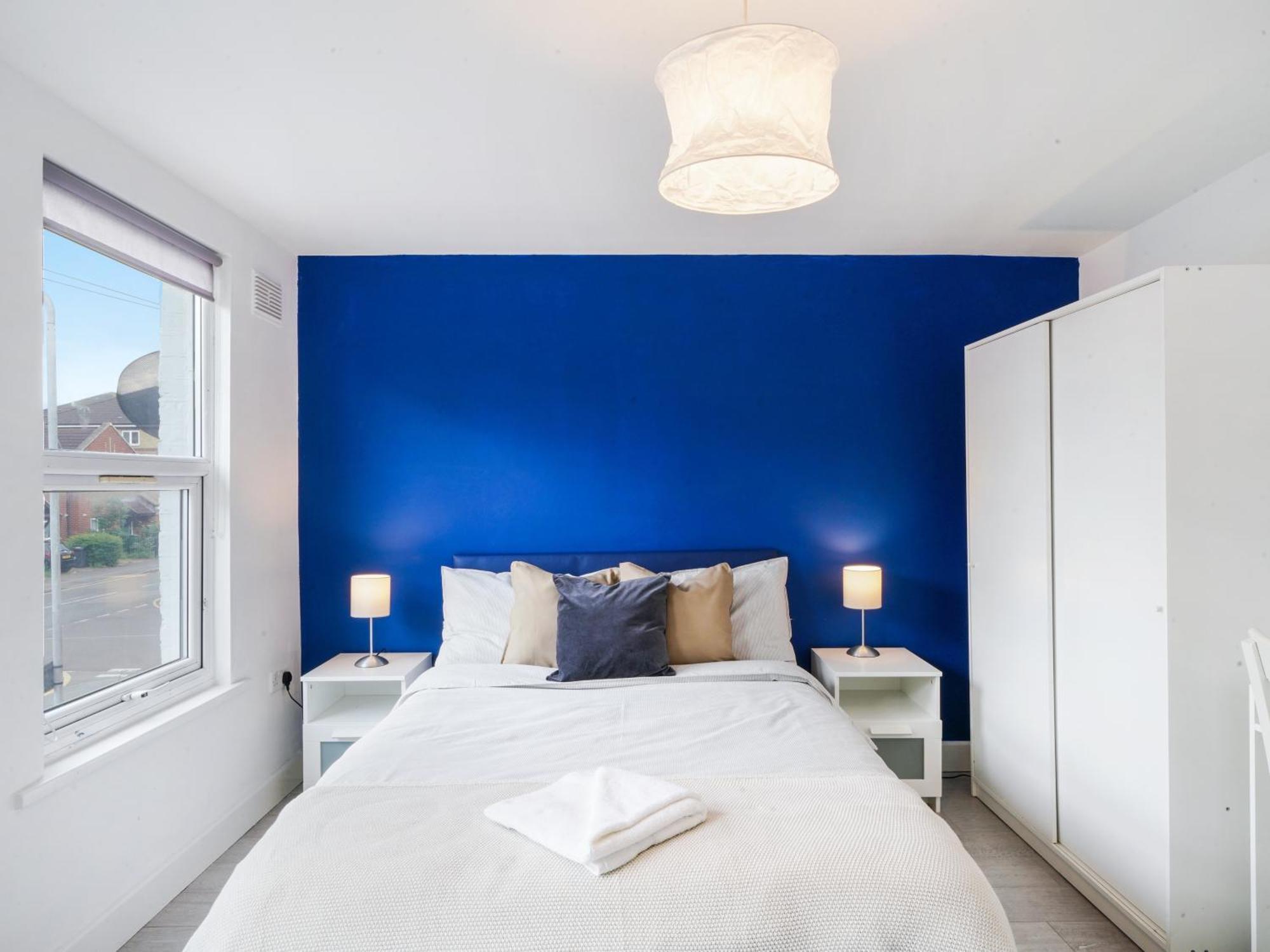 Large Home For Contractors & Families - Garden & Amenities Londres Exterior foto