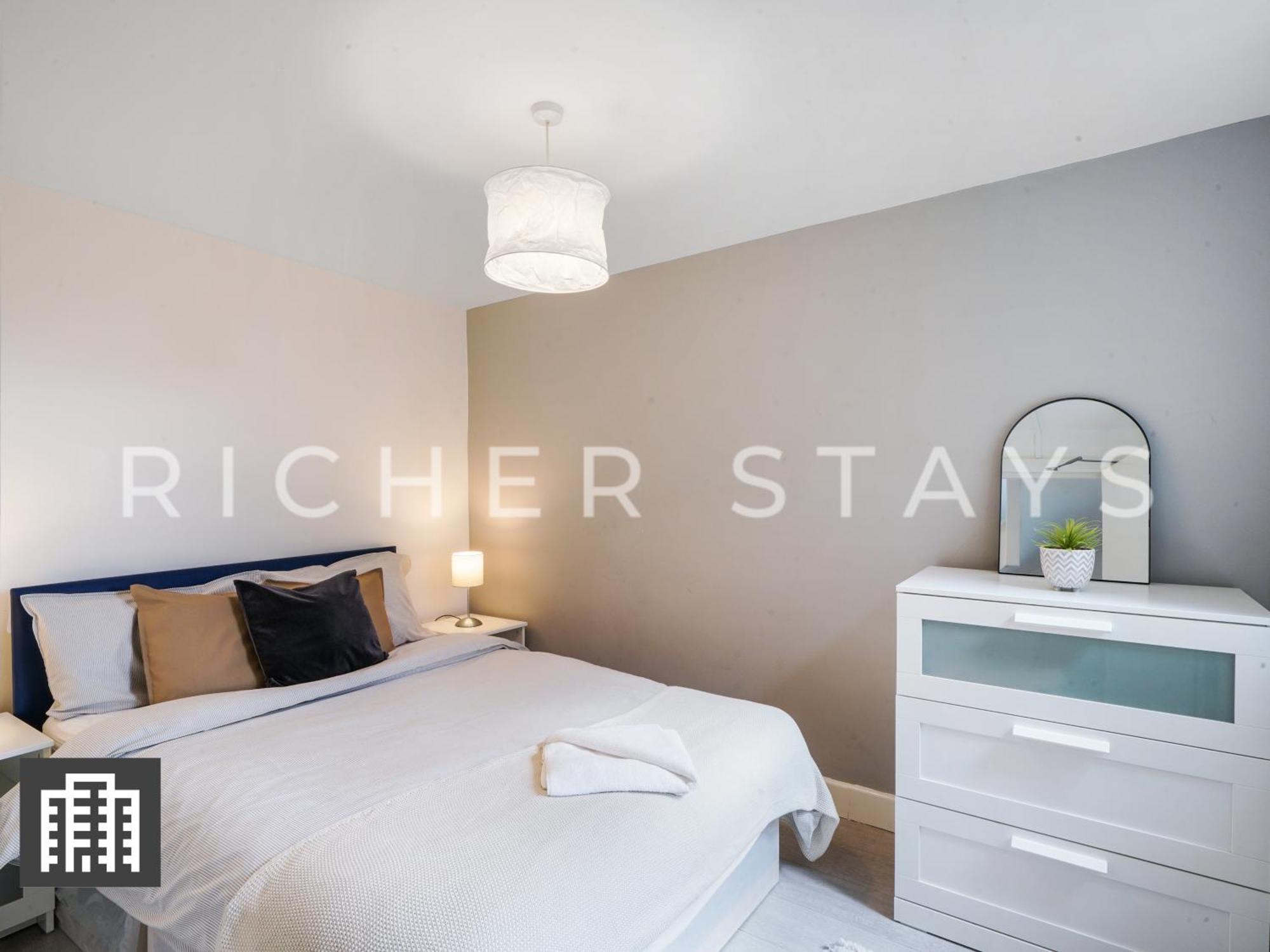 Large Home For Contractors & Families - Garden & Amenities Londres Exterior foto