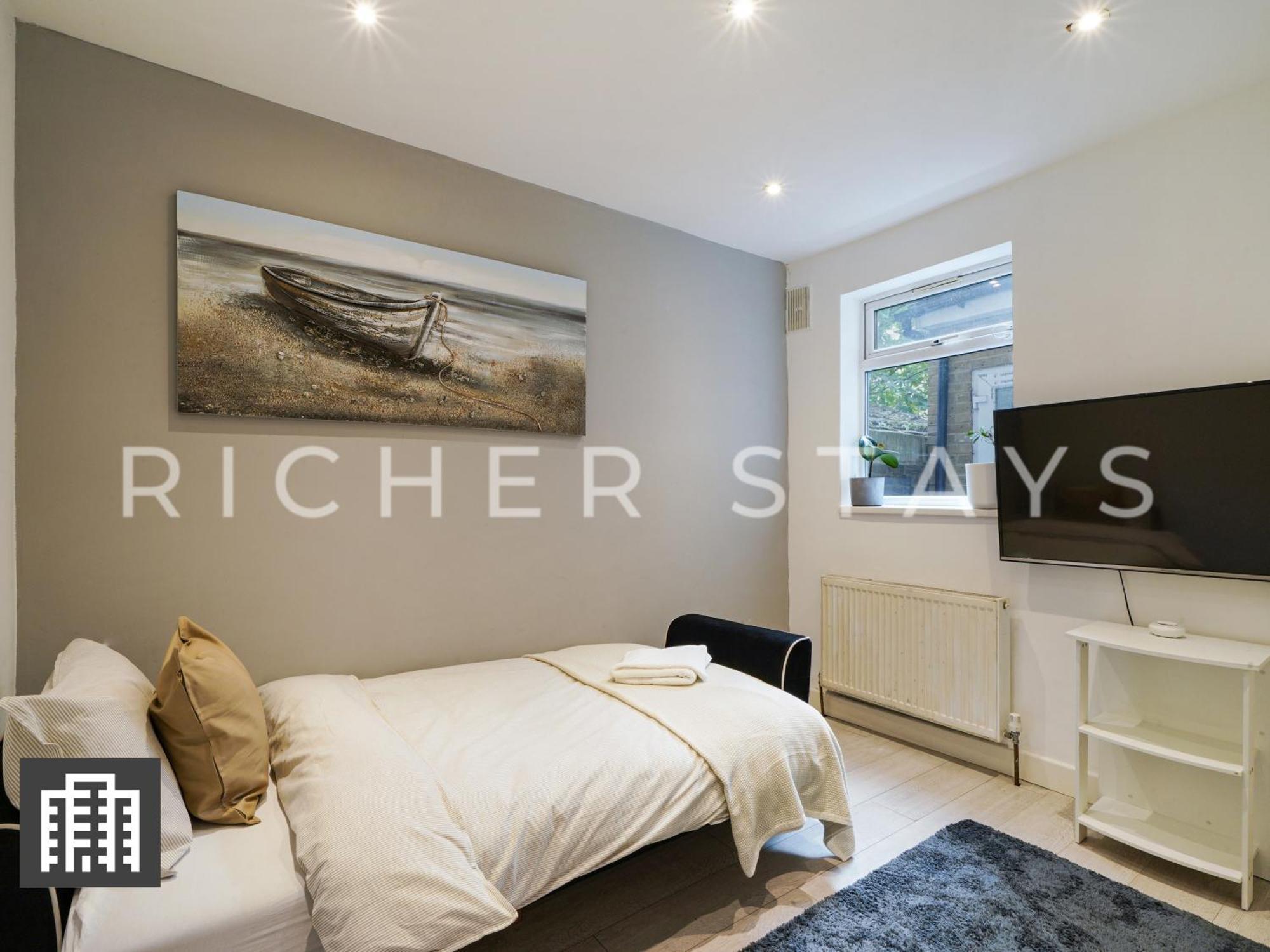 Large Home For Contractors & Families - Garden & Amenities Londres Exterior foto