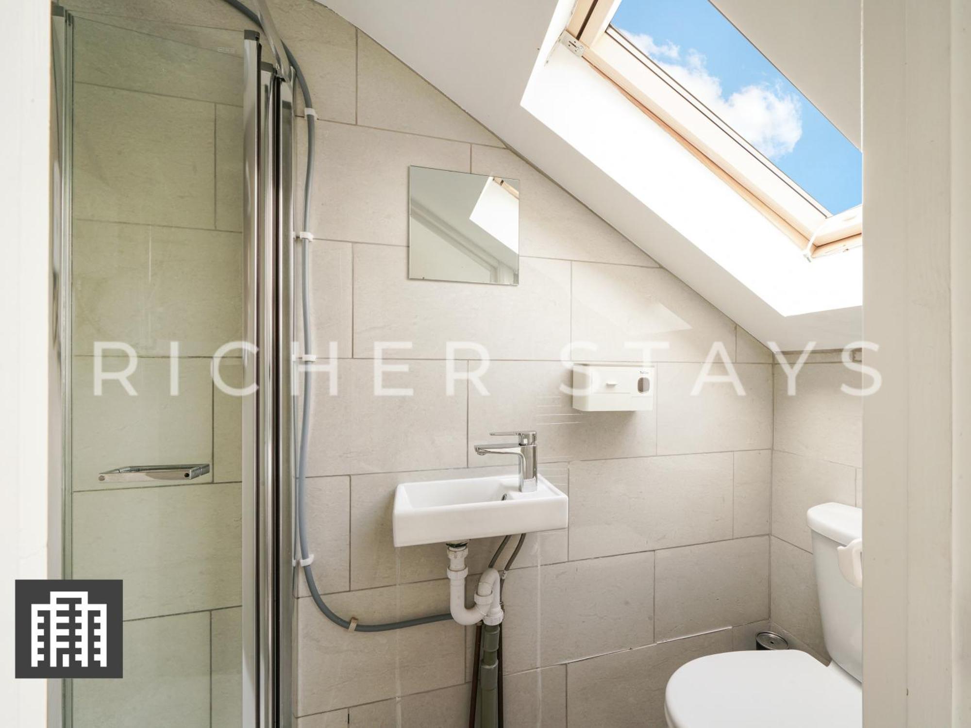 Large Home For Contractors & Families - Garden & Amenities Londres Exterior foto